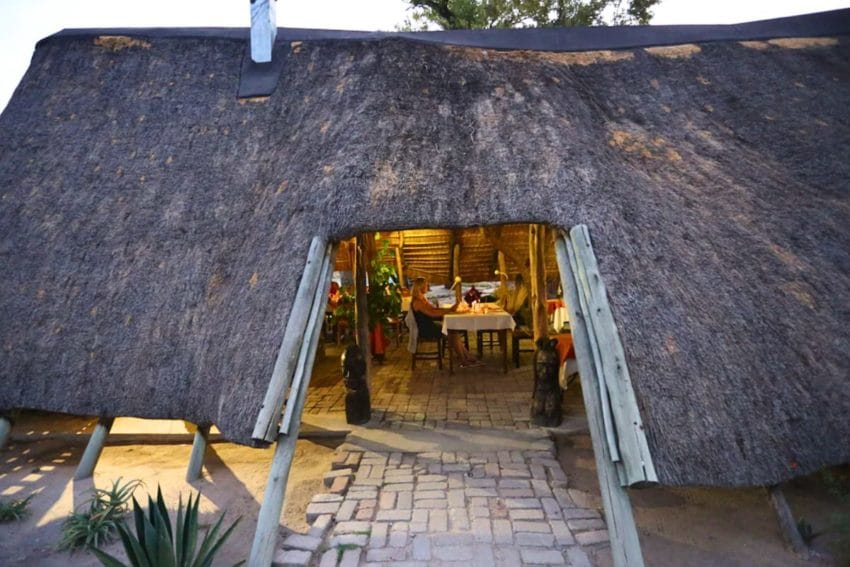 Tsumkwe Lodge, opinión de un ecolodge entre bosquimanos 13 tucsintsumkwelodge06